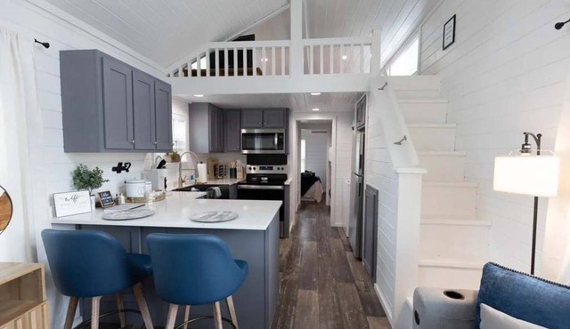 Adam & Shirley's Place 109