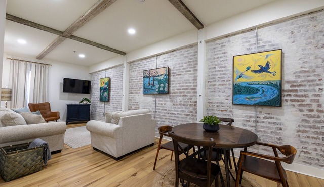 Adam Trest Suite, Laurel, Coffee Bar, Walkable
