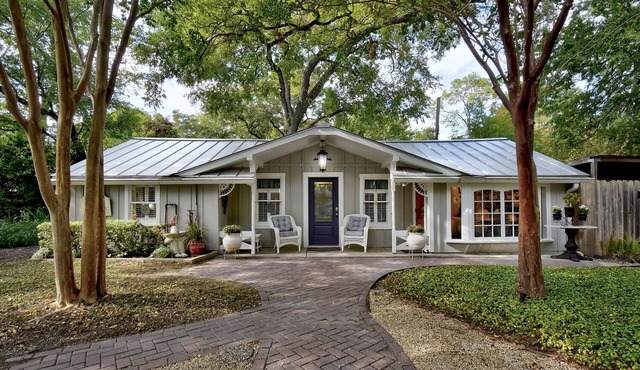 Adams Guest Full House, King Williams Area, Southtown