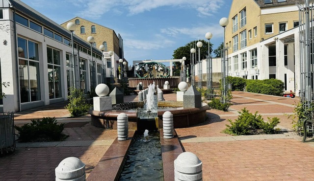 aday - The Swanky Suite