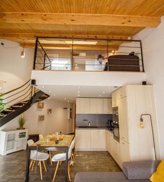 ADB - parking, balcon et centre ville