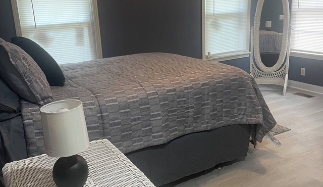 Addie’s Place- Rooms to Relax in This 4-Bedroom home located in York, Al