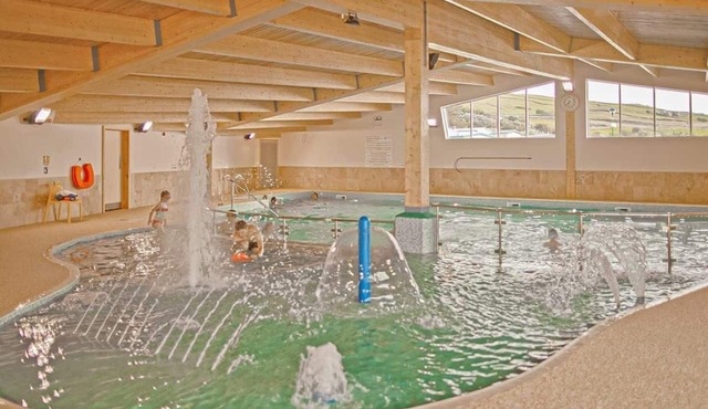 Additional sleeping for two in the lounge area.