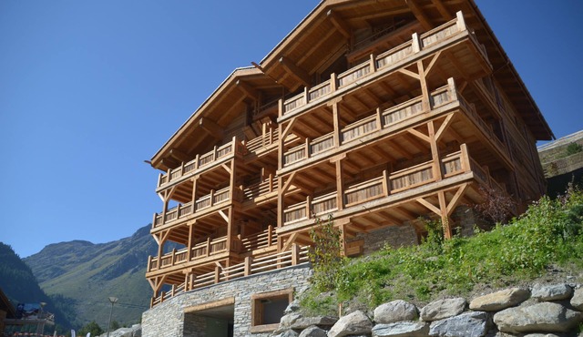 Adelaide B9, Grimentz – Luxury penthouse apartment, 200 metres to the piste