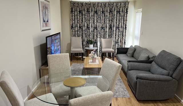 ADELAIDE CENTRAL APARTMENT - 3BR, 2BATH & CARPARK