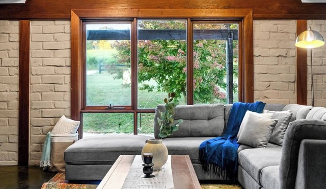 Adelaide Hill Luxury Amenities and Stunning Vistas