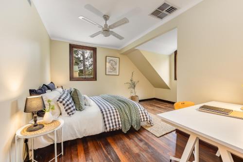 Adelaide Hill Luxury Amenities and Stunning Vistas