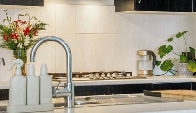 Adelaide Hills Escape, Scenic Views, Winery & City