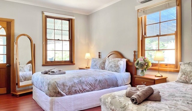 Adelaide hills farm stay charming cottage