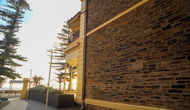 Adelaide's Seaside Location - Glenelg Beach: Seafield Apartment No. 6, Upstairs