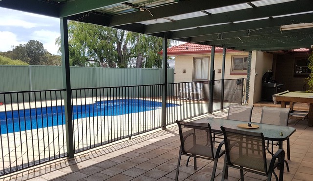 Adelaide South Family home for families and dogs welcome