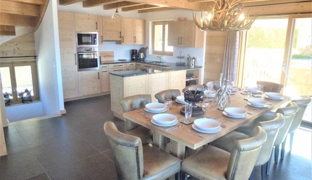 Adele SKI IN & SKI OUT chalet 10 pers