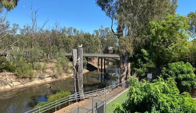 Adelphi Apartments 3 or 3A - Downstairs 2 Bedroom or Upstairs King Studio with Balcony