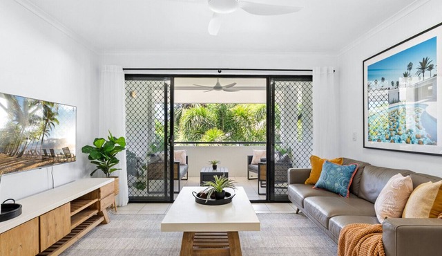 Adina | Spacious Top-Floor Apartment