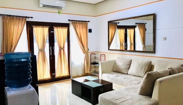 Adiputra Guesthouse Tata Bumi
