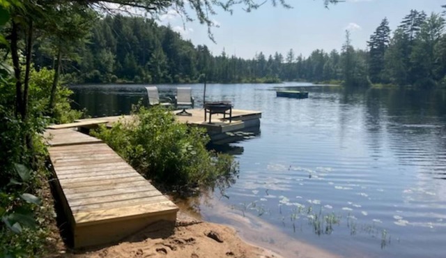 Adirondack Cabin w/Kayaks, Direct Snowmobile&ATV Trails, Swimming, Hiking, WiFi