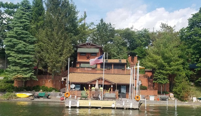 Adirondack Cottage on Beautiful Cayuga Lake