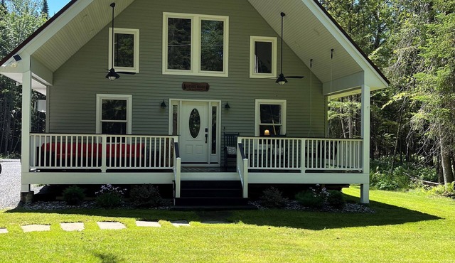 Adirondack Home within walking distance to White Lake