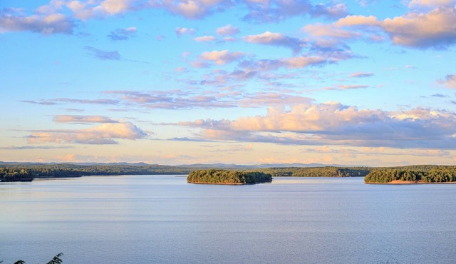 ADIRONDACK LUXURY MODERN LAKEFRONT OASIS WITH HOT TUB! 2025 NEW BUILD!