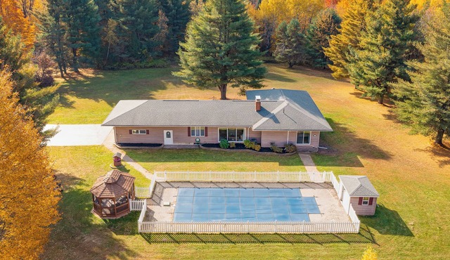 Adirondack Park 3BR/2BA Pool Home-Near River!