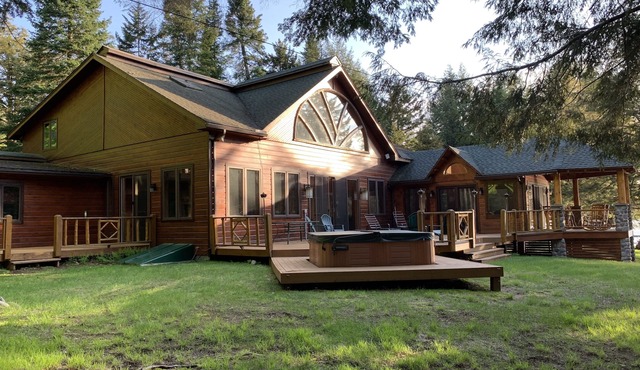 Adirondack Waterfront Lodge Close to Old Forge with A/C and Heated Garage