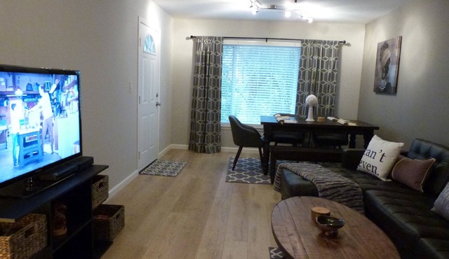 Adison SILVER Organic Garden & Barbecue, Easy Access to Hwy, Downtown & Airport