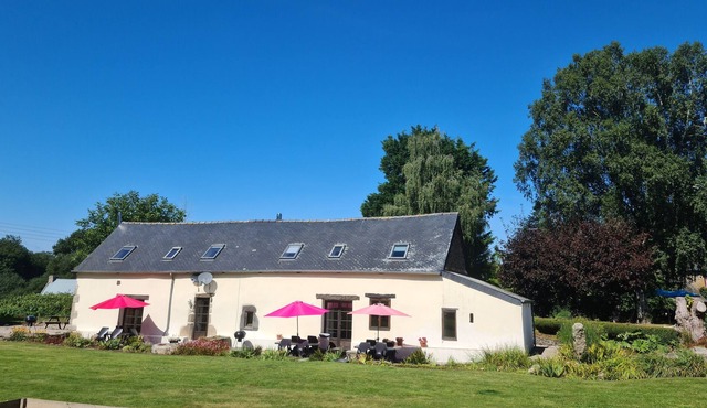 Adjoining Houses sleeps 15,6 bedrooms/4 bathrooms,heated pool ,WIFI, childrens play fort