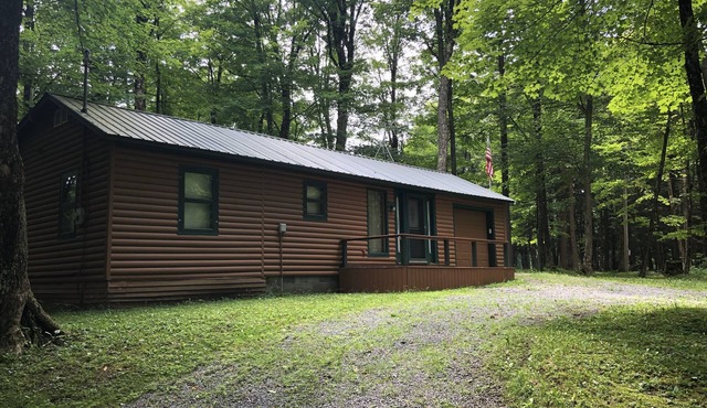 ADK Retreat w/Kayaks, Direct Snowmobiling&ATV Trails, Hiking, Swimming, WiFi