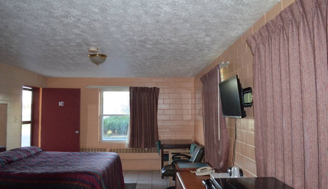 Admiral Motel