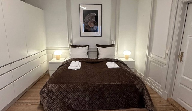 Admiral's apartment I