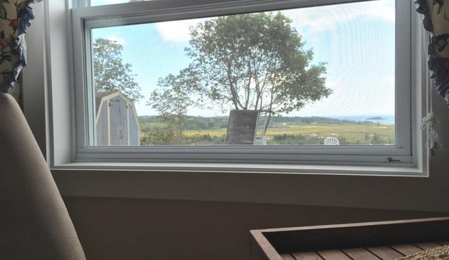 Admiral's Quay Motel & Suites