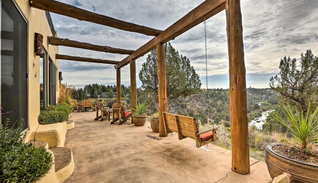 Adobe Home - River & Mtn Views w/Hot Tub!