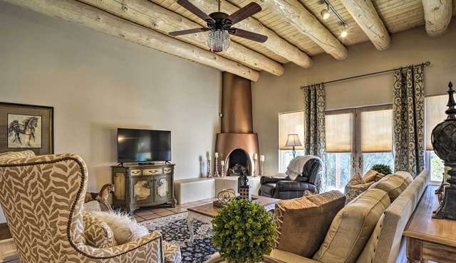 Adobe Retreat in Santa Fe w/ Deck & Mountain Views