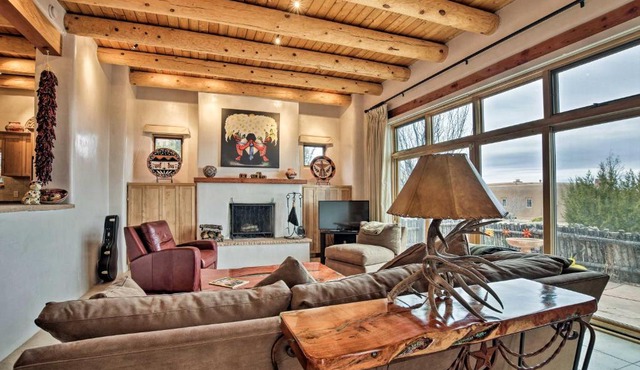 Adobe-Style Home w/Views < 5 Mi to Santa Fe Plaza