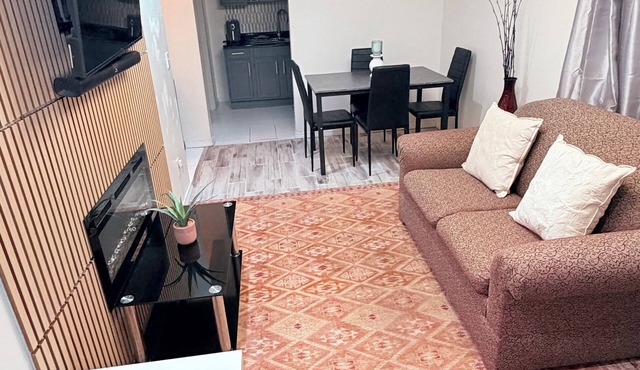 Adorable 1-bedroom apartment with AC in East Rochester