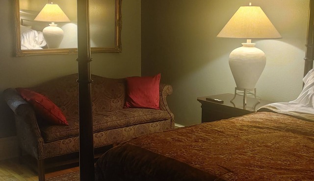 Adorable 1-bedroom apartment with AC in charming Cumberland