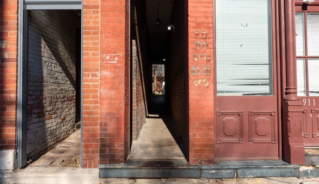 Adorable 1-bedroom apartment with AC in St. Louis