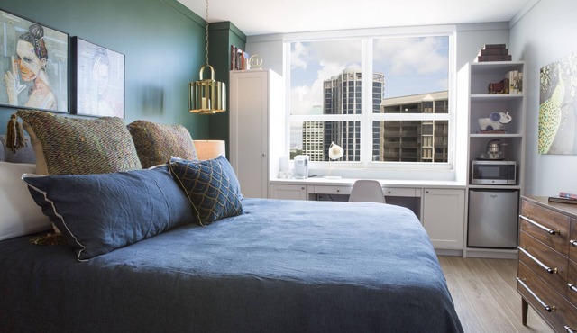 Adorable 12th Floor Standard Unit-Parking Included