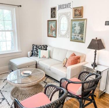 Adorable 1BR Apt. w KING bed 1 m. to square