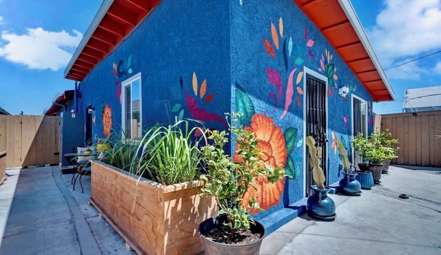 Adorable 2 Bed 1 Ba Casita with Murals - Parking, WIFI, Central San Diego