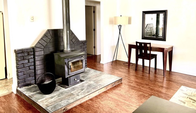 Adorable 2 Bedroom 1 Bath Home in Fourplex with Fenced yard