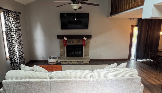 Adorable 2-bedroom condo in pleasant Fort Wayne