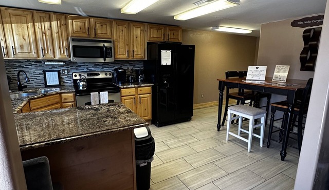 Adorable 2 Bedroom Guest House with a Kids Loft