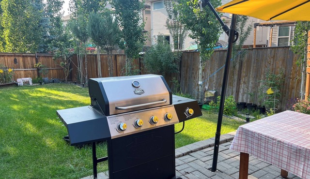 Adorable 2-bedroom With Free Parking on Premises