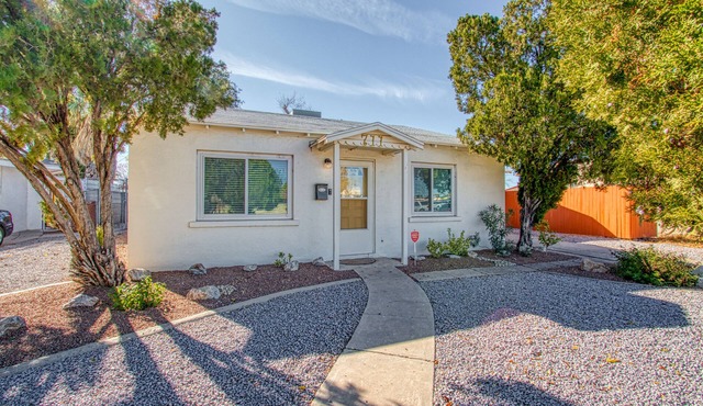 Adorable 2 BR at the heart of town!