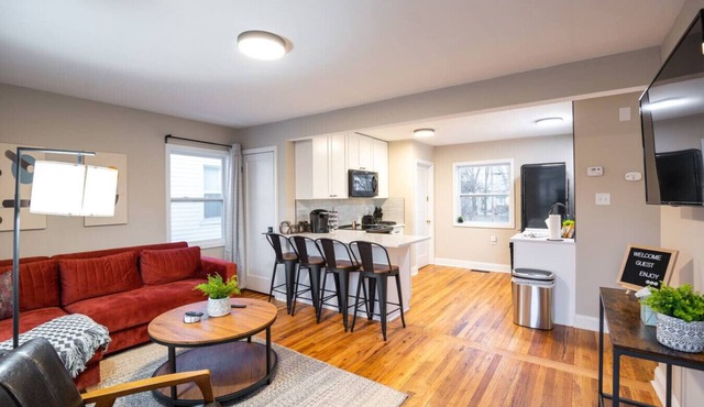 Adorable 2 King Bed Frenchtown Home