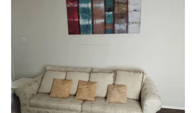 Adorable 2BDR Suite,5mins to downtown free parking