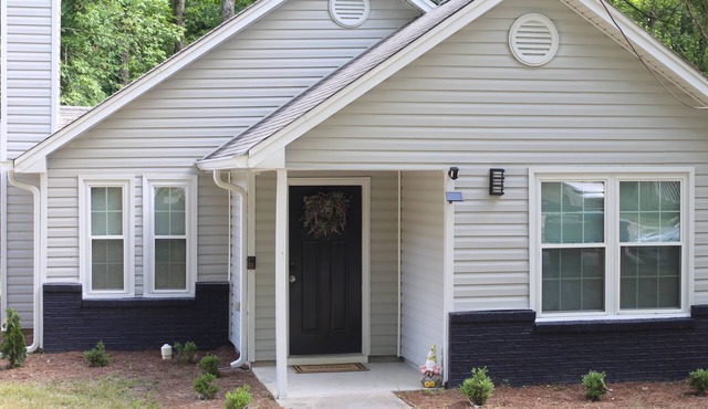 Adorable 3-bedroom house with AC in Atlanta Less than 20 mins from the Stadium!