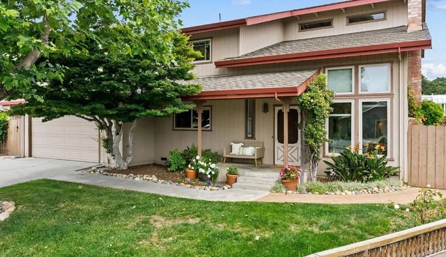 Adorable 3-bedroom house in pleasant Soquel perfect for relaxing stays