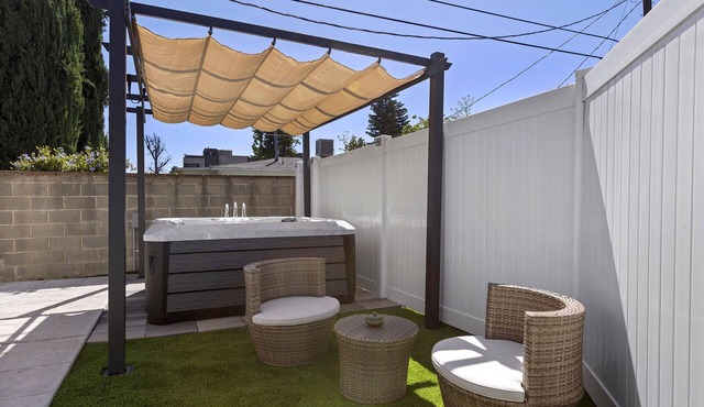 ༄Adorable༄ 3 bedroom home with Hot Tub & more